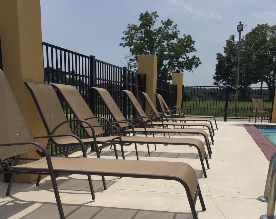 Executive Inn Scottsville エクステリア 写真